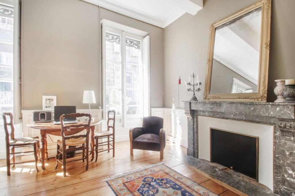 Au Coeur Du Quartier Historique Apartment Бордо Екстериор снимка